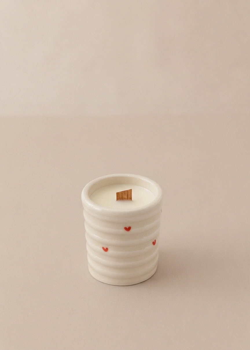 Creamy Ribbed Candle w Red Hearts